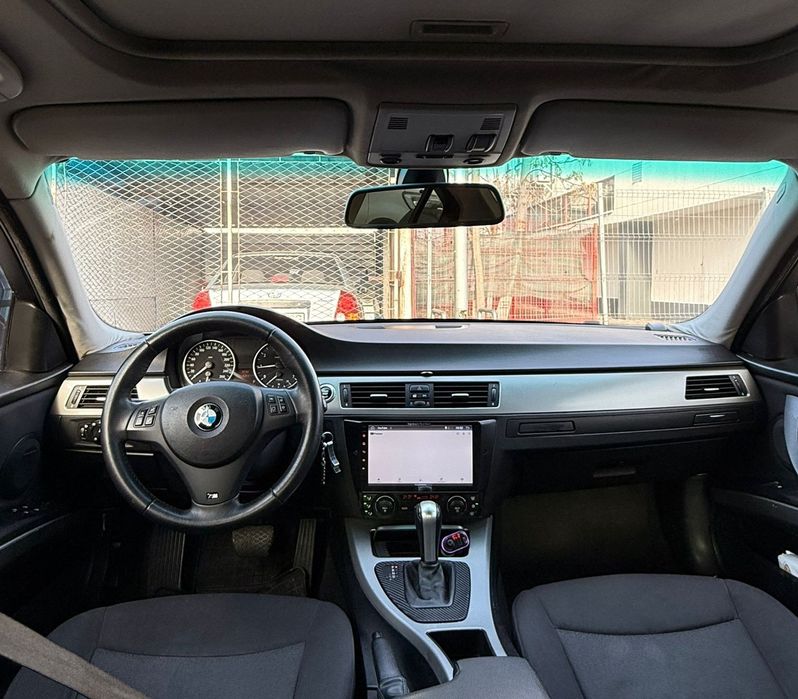 BMW e90 320i automat