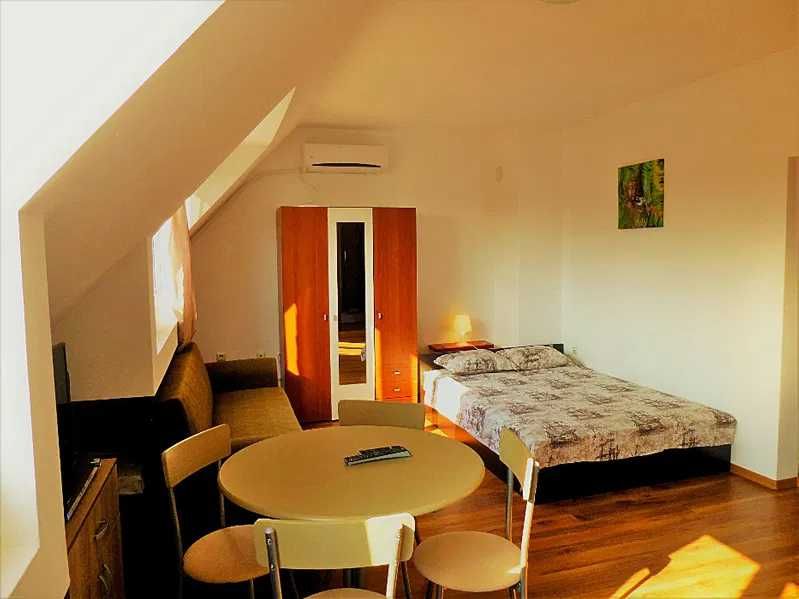 Дава се под наем Едностаен апартамент в Бургас, Зорница - 40 кв.м за 150 € - Снимка #1