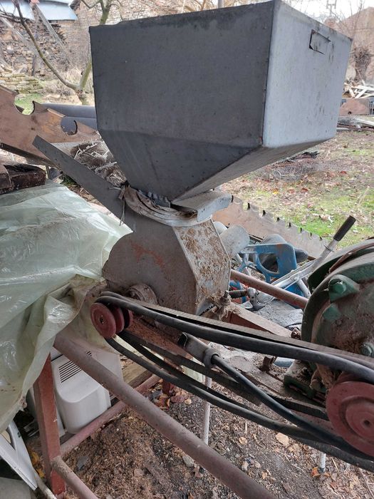 Ярномелка за зърно във перфектно състояние на трифазен ток