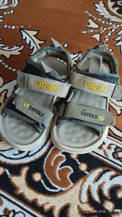 Продам детские сандалии
