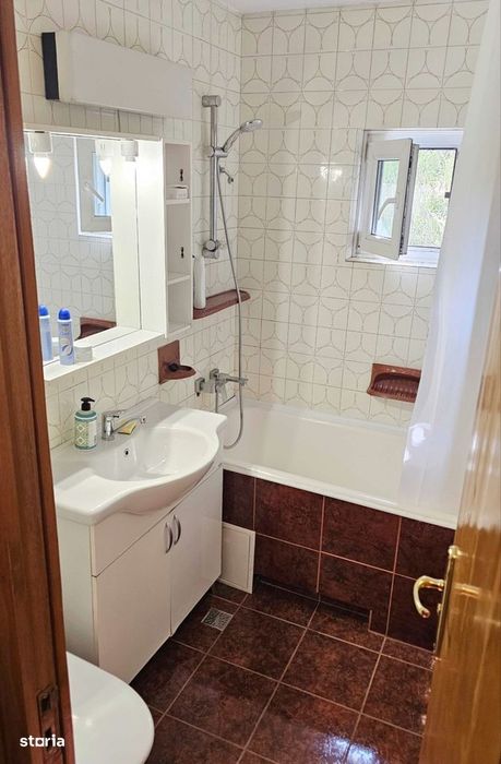 Apartament 4 camere, 2 băi – Str. Louis Pasteur