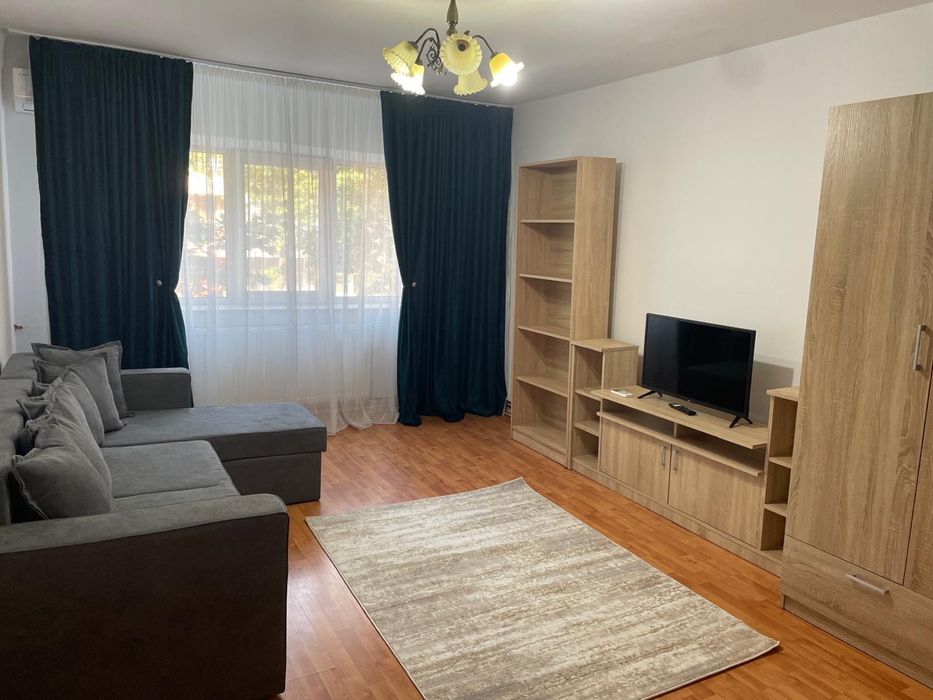 Inchiriez apartament 2 camere decomandat etaj 1 str. Crisan