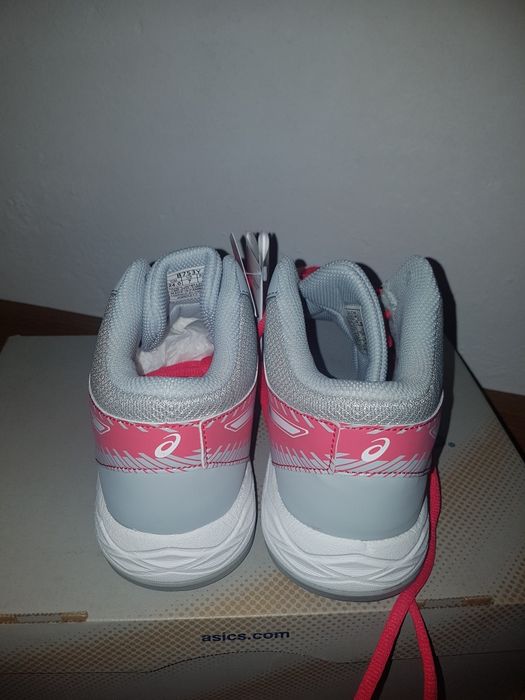 Дамски волейболни маратонки asics gel task mt