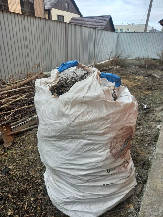 Дрова, ветки для растопки