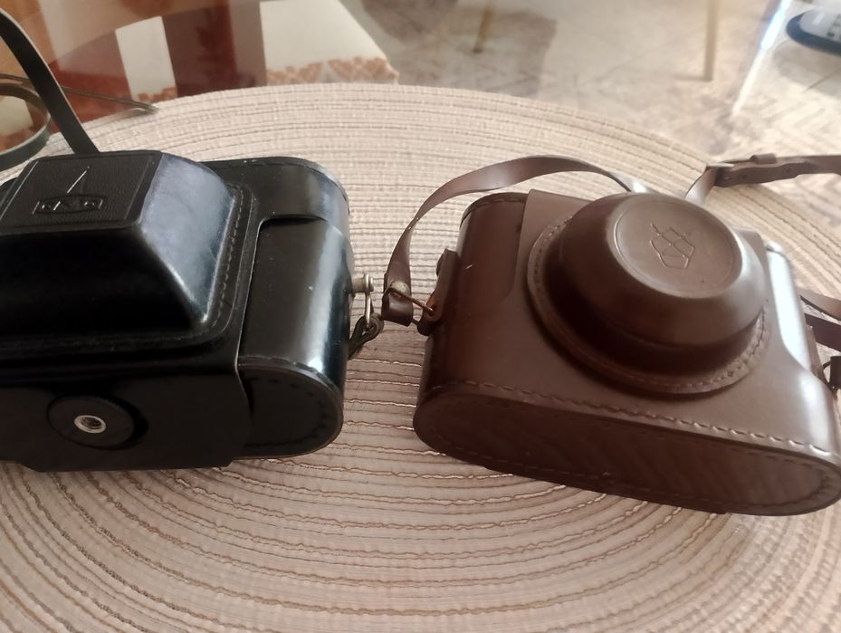 Два броя фотоапарати смяна