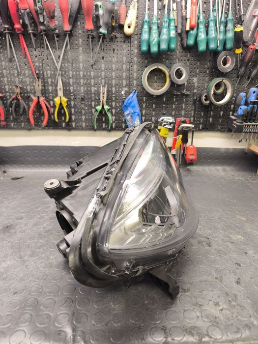 Десен завиващ ксенонов фар за Mercedes  ML W166