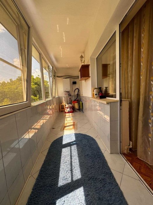 Apartament decomandat cu 3 camere