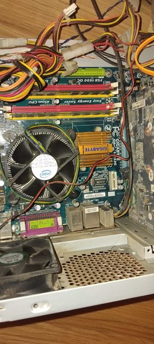 Unitate delux cu componente custom