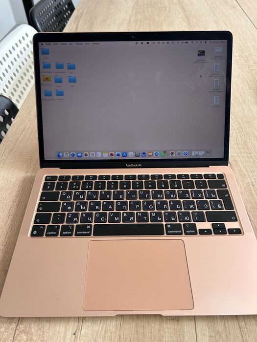 продам MacBook Air 2020, M1