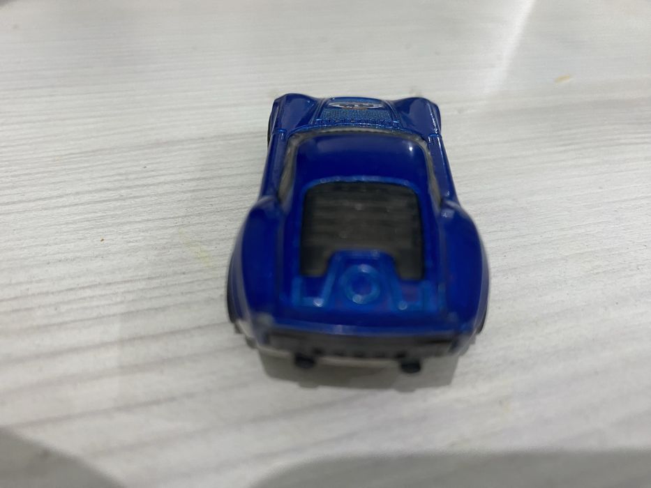 Машина от Hot Wheels