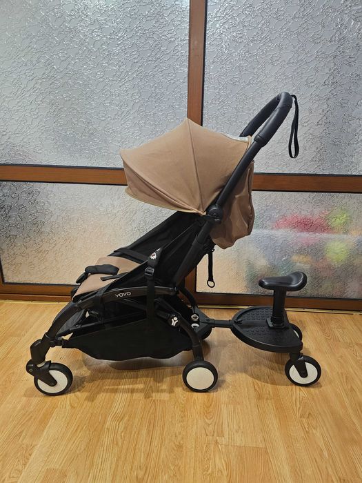 Vând cărucior Babyzen YOYO (culoare beige + YOYO Board pentru toddler.