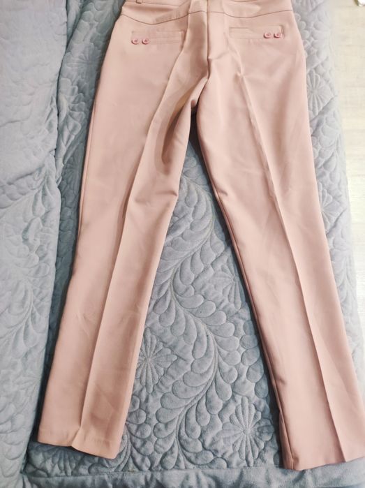 Продам новый Костюм женский