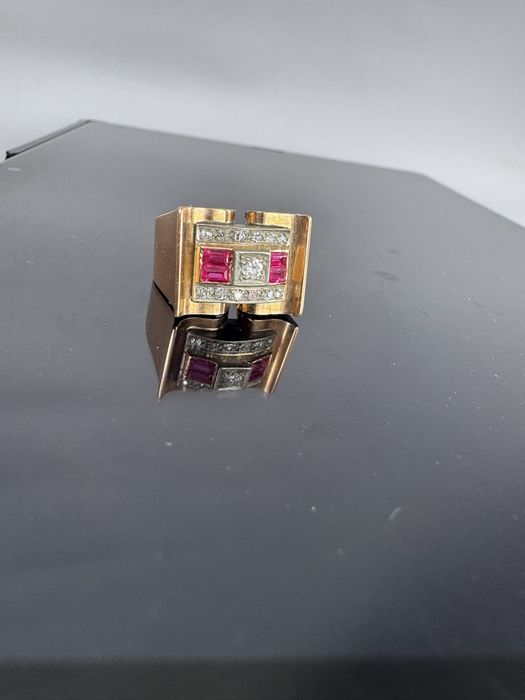 Inel din aur 18 k, rubine si diamante