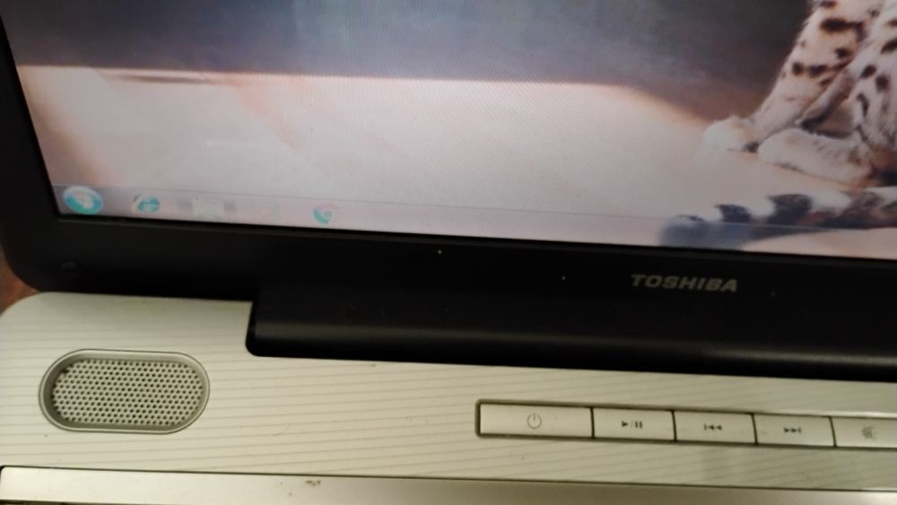 Лаптоп Toshiba  продава се