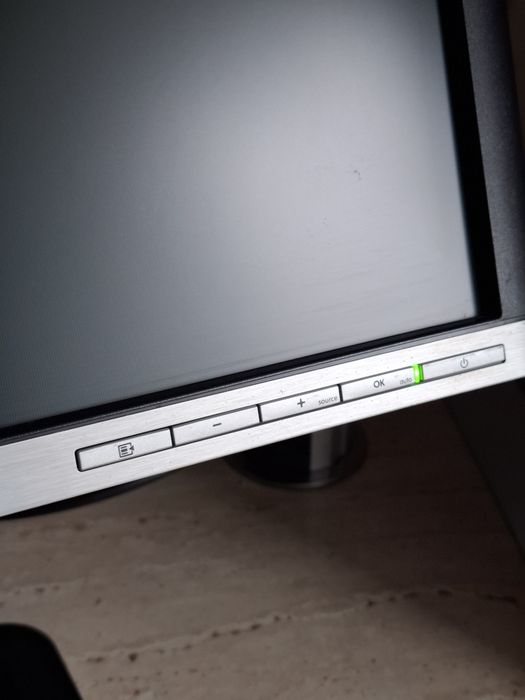 Monitor LG Compaq LA2205wg DEFECT?
