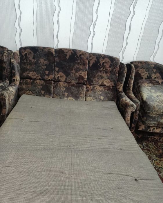 Продам  диван и кресла