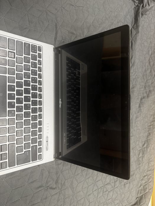 Fujitsu Lifebook S936 TOUCHSCREEN – i5 / 12GB RAM / 256GB SSD