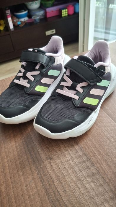 Adidasi adidas de fata