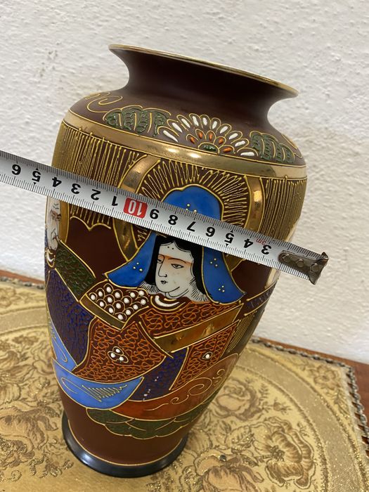 Японска ваза от порцелан сатцума