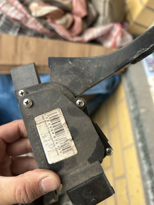 Педаль электронный газ приора