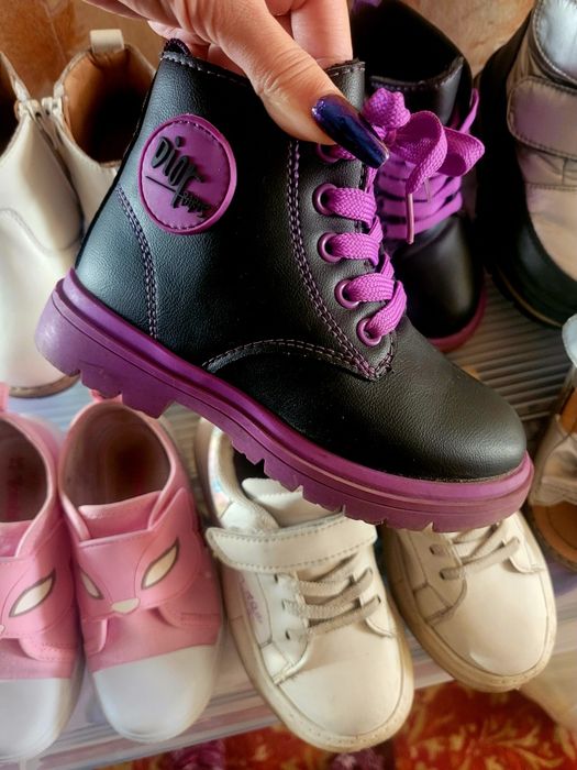 Продам обувь для девочки