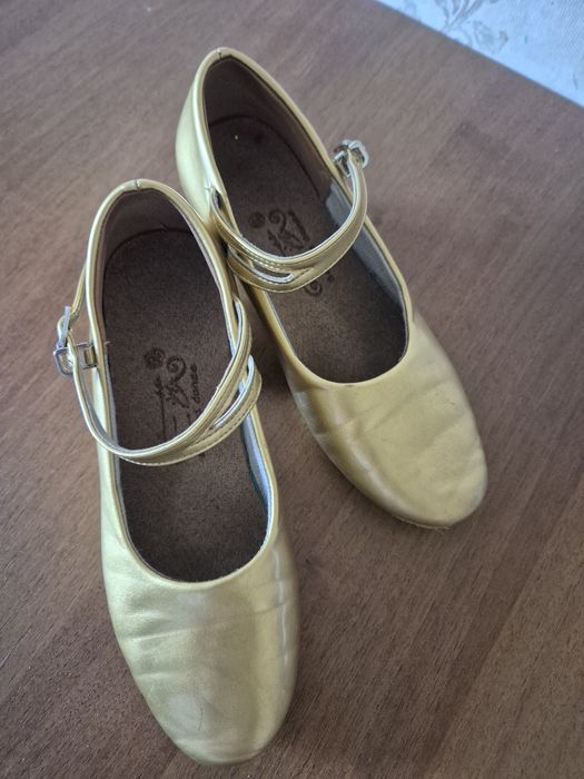 Продам туфли для танцев