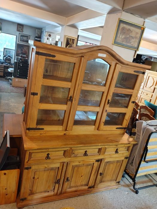 En gross, mobilă import Germania, vesela, haine și încălțăminte,