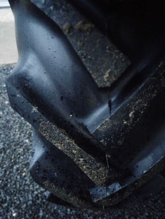 Vând tractor Ford 2000