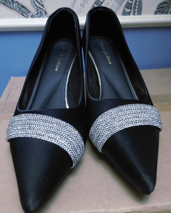 Каблуки с блестящими вставками