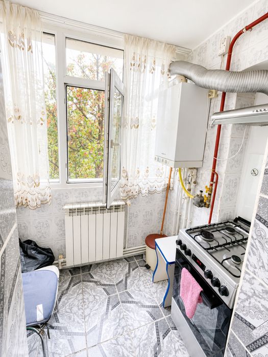 Apartament 2 camere decomandat,mobilat, utilat,etaj 1 – zonă liniștită cu parc și vedere la Dunăre