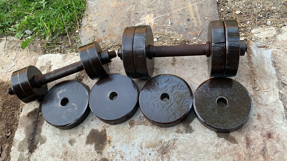 Продаются  гантели.