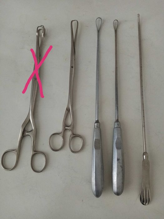 Стари медицински инструменти.