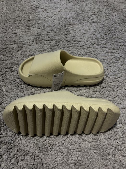Papuci Yeezy Slides noi