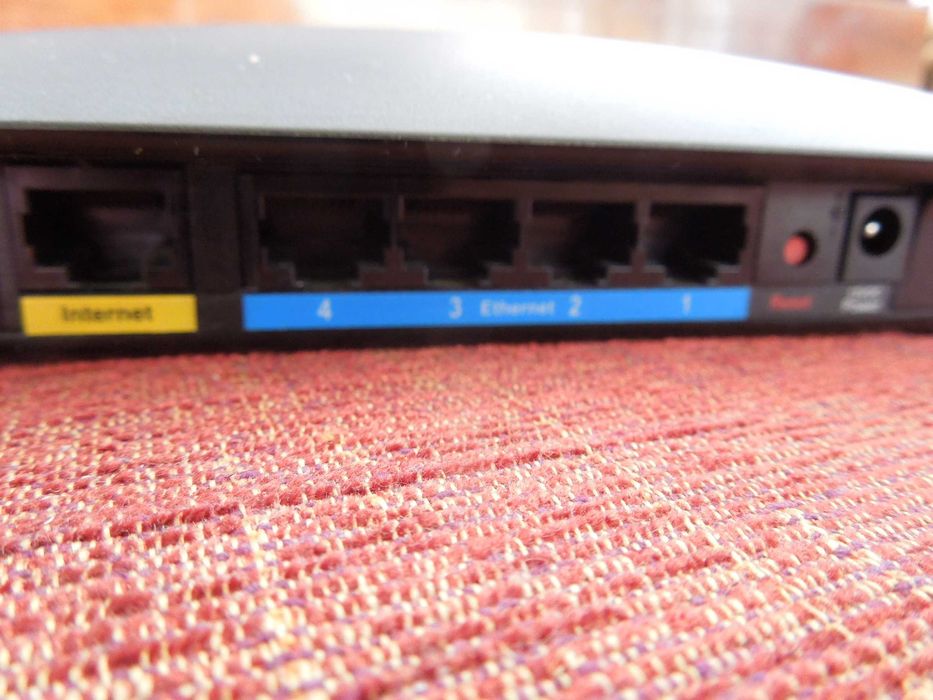 Wi Fi Рутери  Linksys WTR 120N и TP-Link TL-WR840N