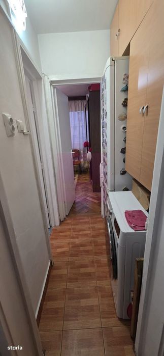 Apartament cu 3 camere de vanzare in Campina