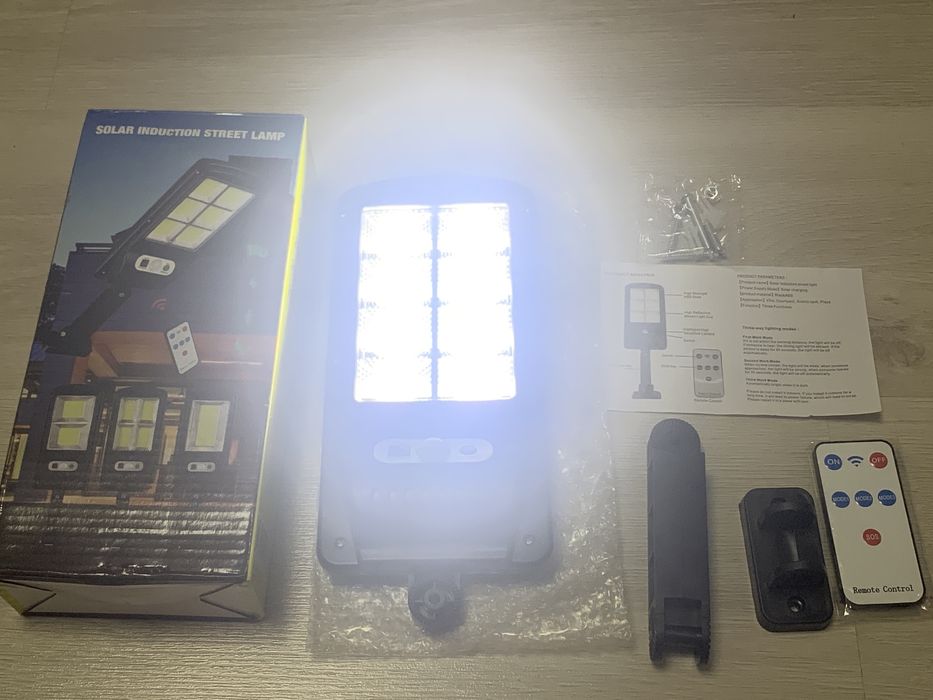 Set de 3 lampi  cu Incarcare Solara 150W, 160 LED-uri COB, telecomanda