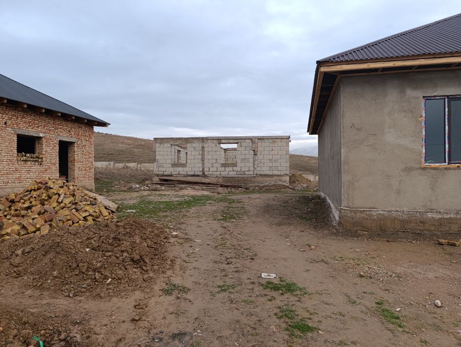 Участок фундамент стена