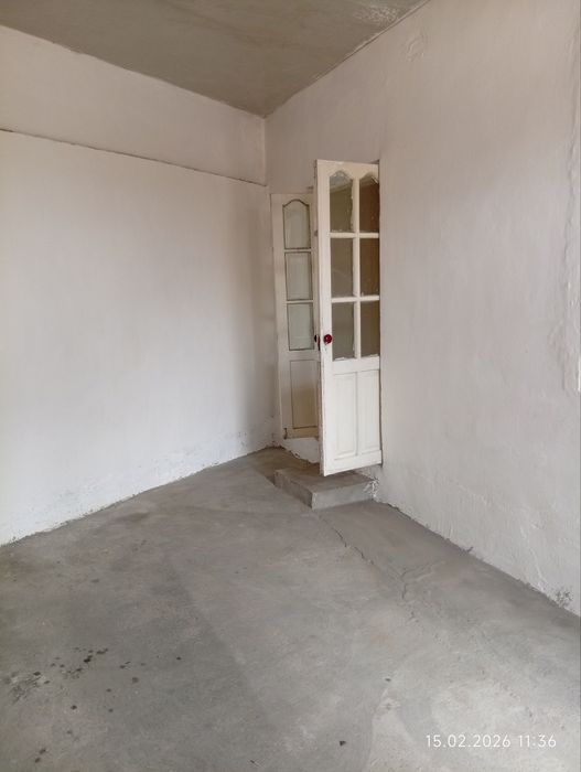 Srochna hovli sotiladi