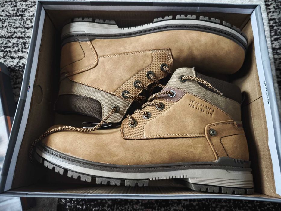 Bocanci noi de iarna Rhapsody 44