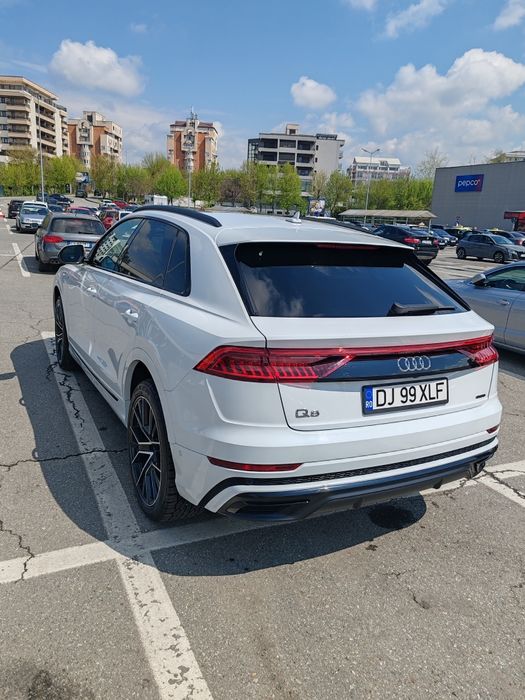 Vând Audi Q8 S line 55 Tfsi