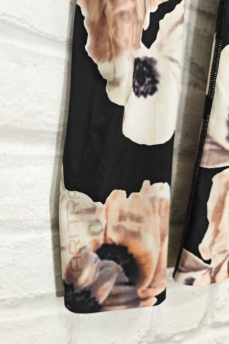 Kari Traa Дамски флорален клин за фитнес / тичане размер S