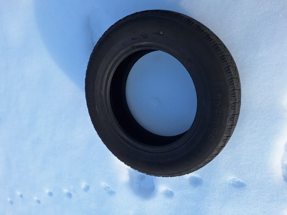 2 anvelope 215 65 16-iarna