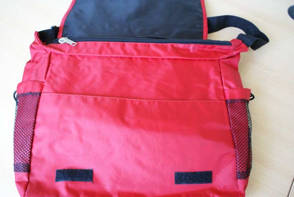 Servieta rosie din material textil