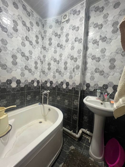 Minor metro oldida 2 xonali uy ijaraga beriladi uzoq