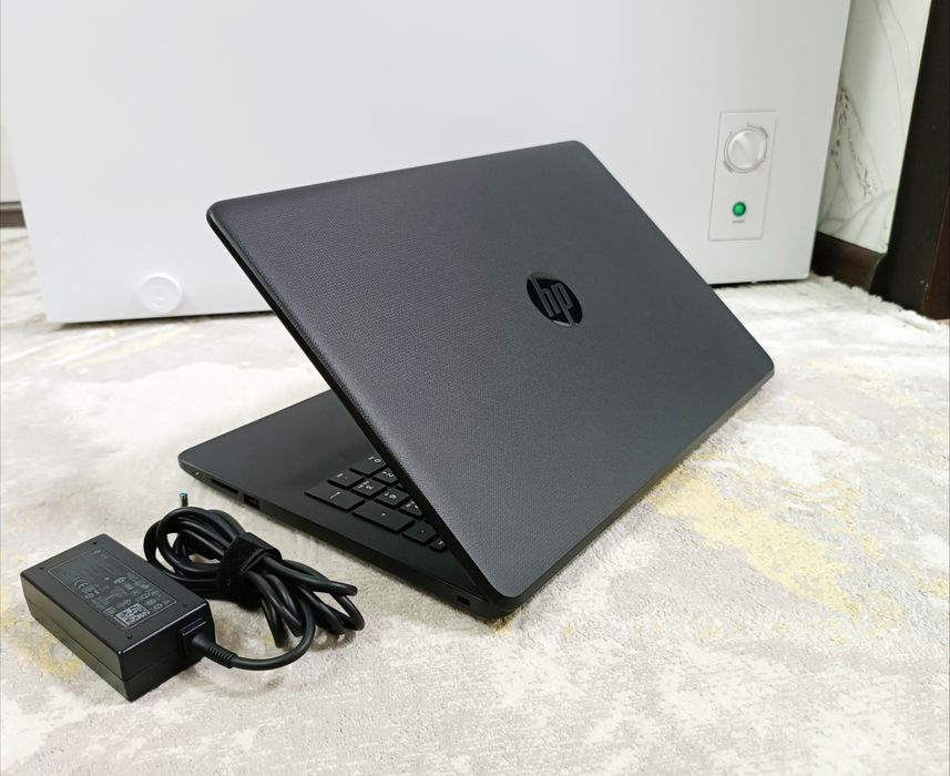 Ноутбук HP 15 Laptop.