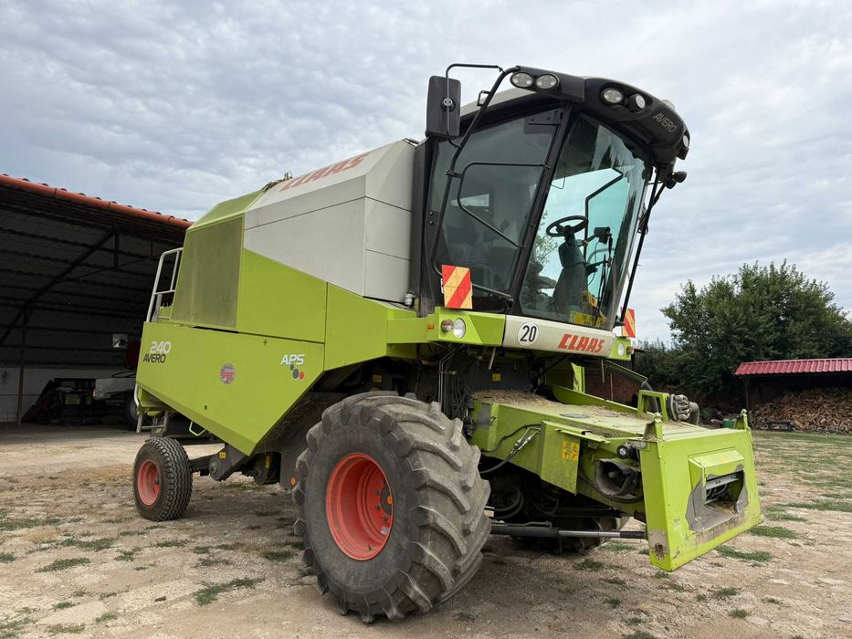 Combina Claas Avero 240 APS