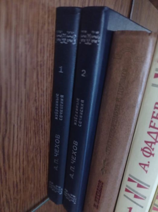 Продам книги 1000 тенге