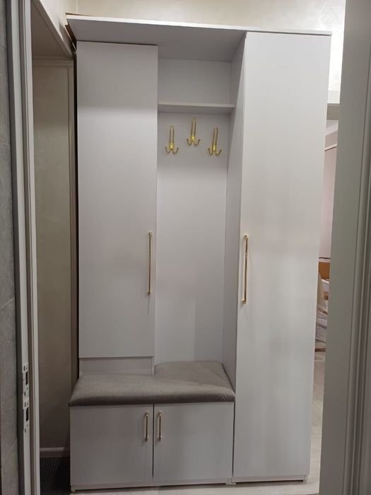 Шкаф прихожая новая