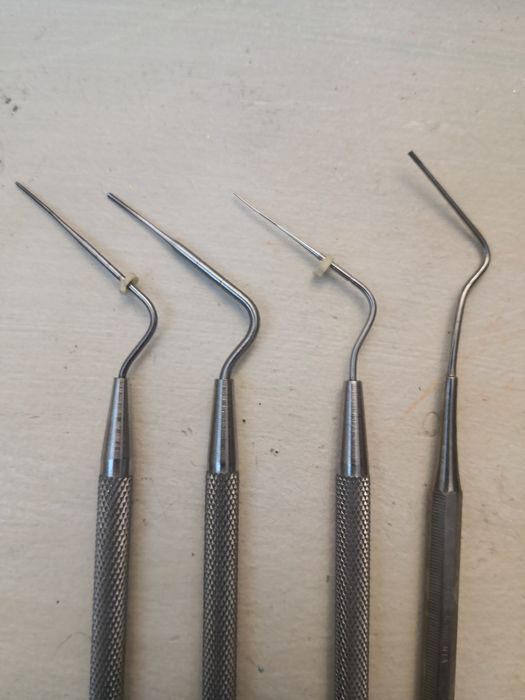 Помощтна метална маса