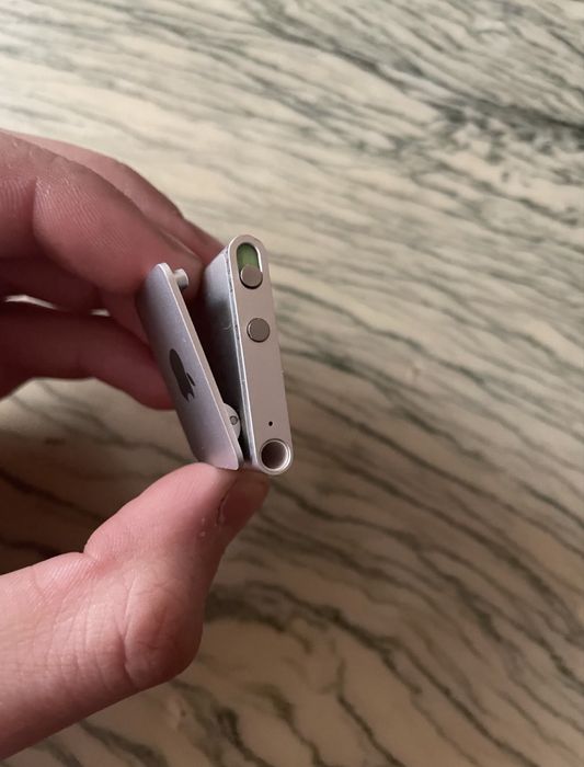 Apple iPod Shuffle (4th Generation)